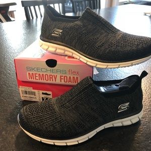 NIB Skechers slip-on sneakers